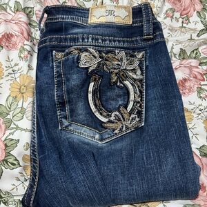 Women's Miss Me mid rise Lucky Horseshoe Jeans with Embroidered Pocket 34x32